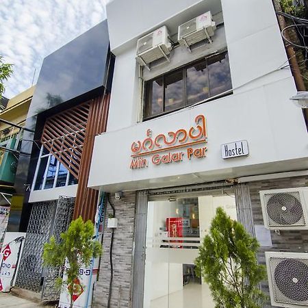 Min Galar Par Hostel Yangon Bagian luar foto